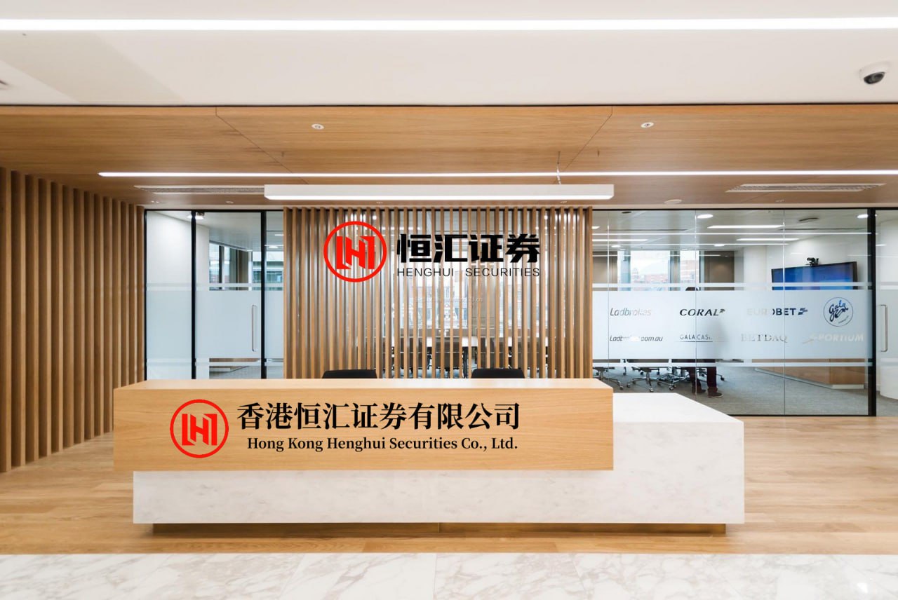 群益证券 假面骑士Zeztz：诺克斯变身画面公开，使用的白色Zeztz驱动器